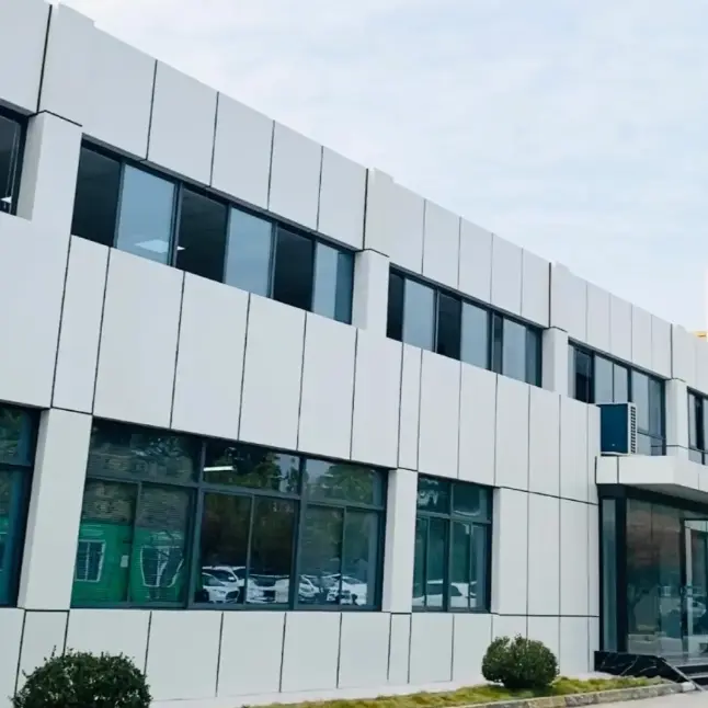 روایتی فلیٹ ایلومینیم سنگل پینل پردے کی دیواریں۔